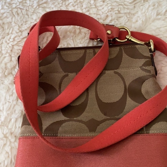 Coach - Picture 6 of 9